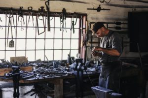 Produktionshelfer Metallbearbeitung